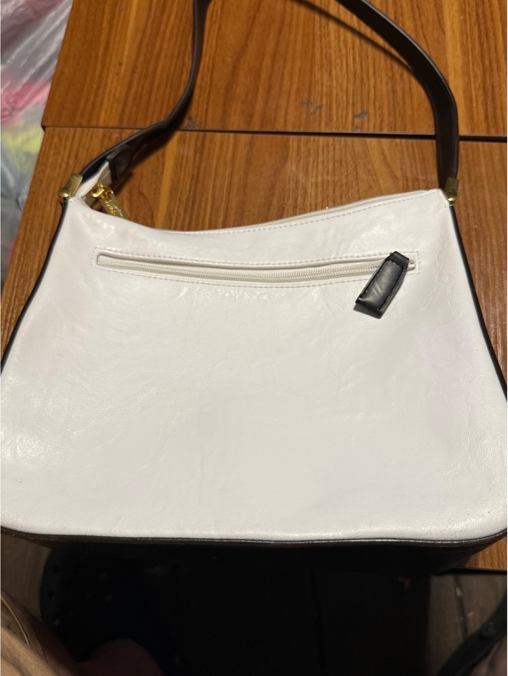Mondani New York White and Black Shoulder Bag